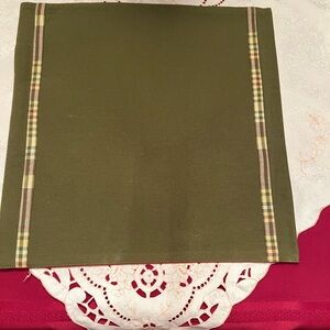 Brand new set of 8 Casafina fabric reversible placemats